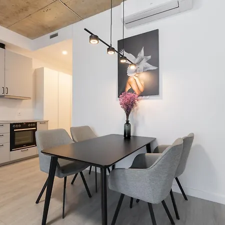 Bossa Nova - Modern 2 Bedroom In The Center